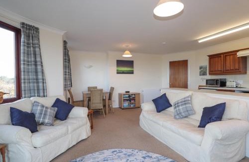 Findhorn House | Aurora View