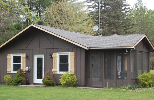 Grayling Cottage | Ausable River - Beautiful Views - Bear Den