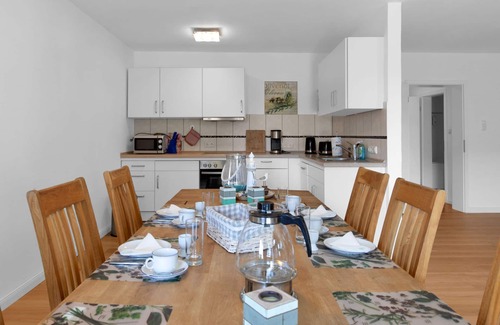 Warwerort Apartment | Austernfischer by Interhome