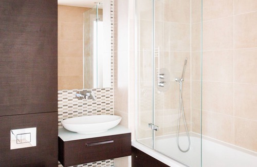 Canary Wharf Apartment | Austin David Apt-Canary Views One Bed Apartment