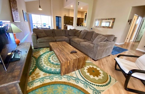 Wells Branch House | Austin Greenbelt Getaway!