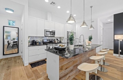 Rosewood House | Austin Luxury Escape