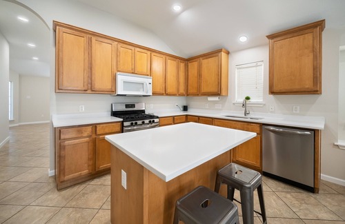 Round Rock House | Austin Suburban Bright & Spacious 1-Story Home