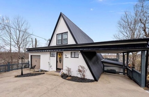 Etoile House | Austins Best A-Frame- On Barren River Lake