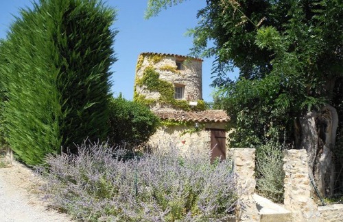 La Bastide-des-Jourdans Cottage | Authentic Provencal dovecote sleeps 5