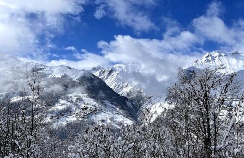 Villarabout Ski Chalet | Authentique Maison de Village Savoyarde