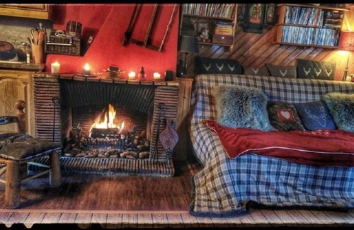 Saint-Etienne-de-Tinee Ski Chalet | Authentic detached chalet on the Place d'Auron