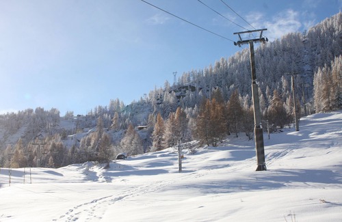 Les Brevieres Apartment | AUTHENTIC AND SPACIOUS APARTMENT (6 PERS) 50M TRACKS. Sunday/Sunday