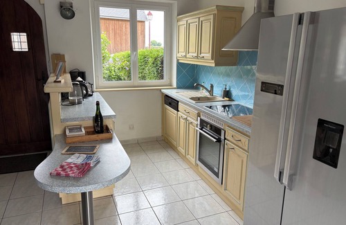 Roz-sur-Couesnon House | Authentic Breton house with garden & private spa