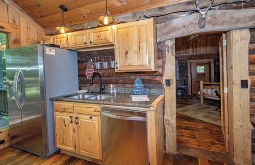 Oakland Cabin | Authentic Cabin in the Woods!