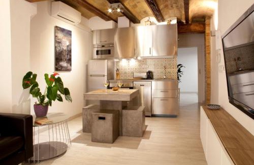 El Pilar Apartment | Authentic Charming Apartment/Wifi/Air Conditioning
