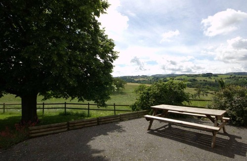 Chamboeuf Cottage | Authentic cottage with fireplace, pets allowed, near St-Galmier