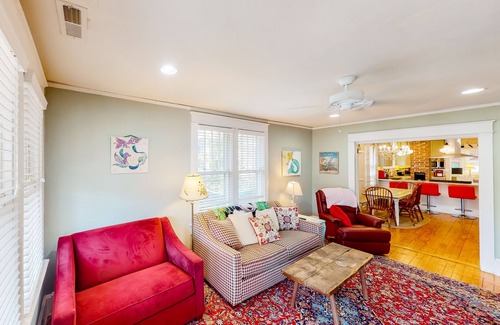 Wilmington Historic District House | Authentic Craftsman cottage - enclosed yard, lovely porch, W/D & great location