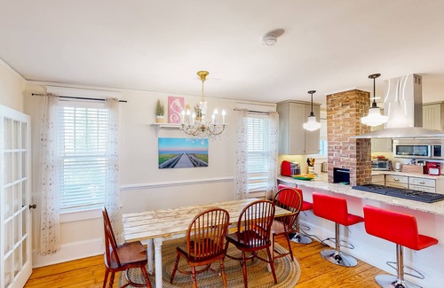 Wilmington Historic District House | Authentic Craftsman cottage - enclosed yard, lovely porch, W/D & great location
