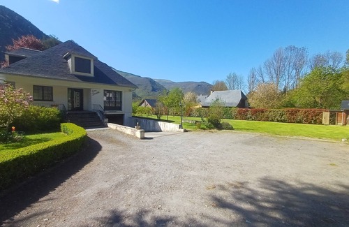 Guchan House | Authentic family home, 5 minutes from Saint-Lary-Soulan