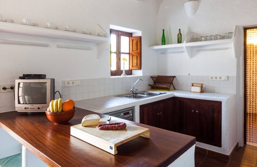 Sant Antoni de Portmany Villa | 🌞AUTHENTIC IBIZA STYLE VILLA🏡 HUGE PRVTE POOL🏊‍♂️BBQ🍴A/C❄️WIFI 📶& PARKING🚗