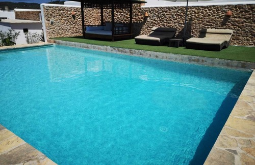 Sant Antoni de Portmany Villa | 🌞AUTHENTIC IBIZA STYLE VILLA🏡 HUGE PRVTE POOL🏊‍♂️BBQ🍴A/C❄️WIFI 📶& PARKING🚗