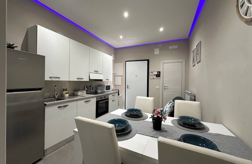 Triggiano House | Authentic Local Stay in historic center;Jacuzzi, Full Kitchen & Central Location