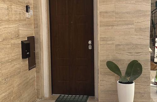 Triggiano House | Authentic Local Stay in historic center;Jacuzzi, Full Kitchen & Central Location