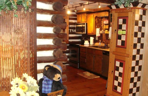 Hendersonville Cabin | Authentic Log Cabin. Beautiful authentic log cabin