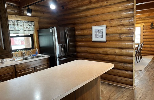 Eden Cabin | Authentic Log Cabin Horse Property/3+ Acres/Nordic Valley