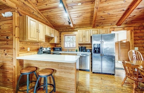 Rockbridge Cabin | Authentic Log Cabin with Stunning Hilltop Views