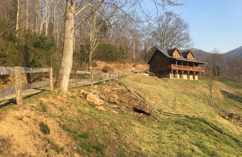Waynesville Cabin | Authentic log cabin with astonishing mountain views; close to Blue Ridge Parkway