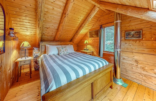 Jefferson House | Authentic log cabin with Mt Washington view