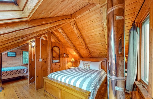 Jefferson House | Authentic log cabin with Mt Washington view