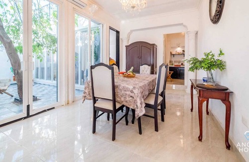 Zona Paseo Montejo Apartment | Authentic Mérida a Block from Montejo, Fast Wi-FI