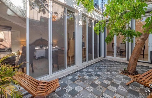 Zona Paseo Montejo Apartment | Authentic Mérida a Block from Montejo, Fast Wi-FI