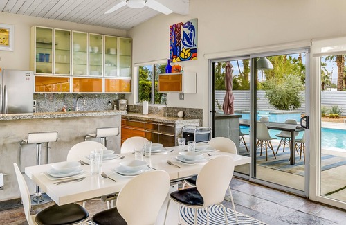 Sunmor House | Authentic mid-century model home with pool, outdoor living & 180º mountain views