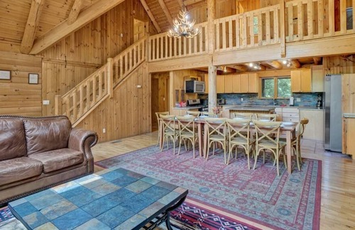 Briar Crest Woods Cabin | Authentic Pocono Log Cabin | Hot Tub | Lake Access