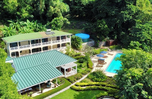 Soufriere Villa | Authentic St. Lucian Experience at Prestigious 2-bed Villa - Colibri Cottage