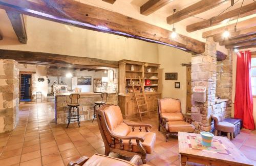 Sainte-Marie House | Authenticity & Relaxation Longère with Wooded Park