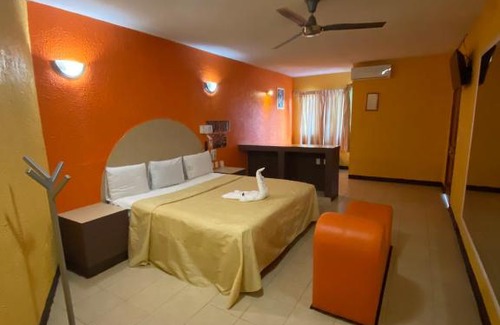 San Raymundo Jalpan Hotel | Auto Hotel Villaferr