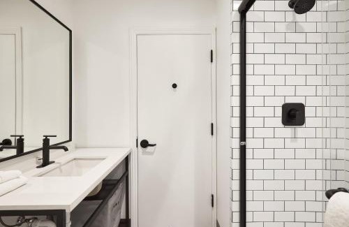 Three Rivers Hotel | AutoCamp Sequoia