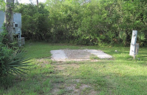 Cedar Lane House | Automated RV Space check in at Alexsandrarvpark.com - Full Hook Up Spaces Only