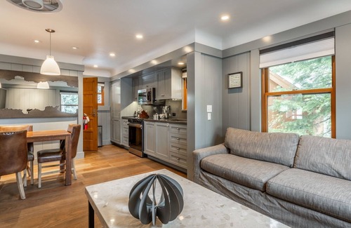 Homewood Cottage | Autumn Availability! Close to Homestead Resort! Filtered Lake Views!