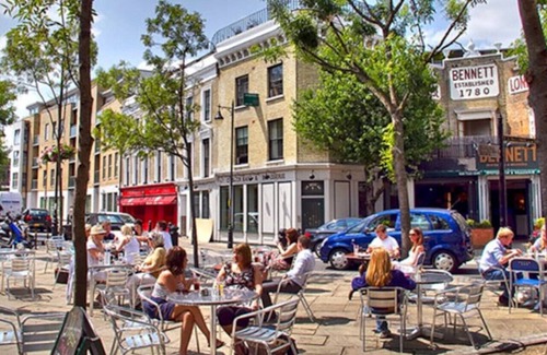 Latchmere Apartment | Autumn Comfort: Friendly Studios Near Battersea
