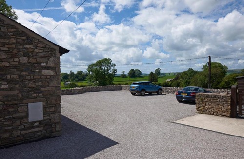 Kendal House | Autumn Cottage