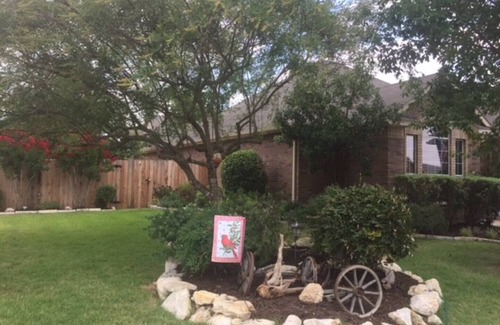 Schertz House | Autumn Creek Home - family friendly & conveniently located in quiet neighborhood
