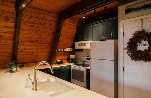 Blairsville Cabin | Autumn Escape A-Frame Stay | Trails & Town