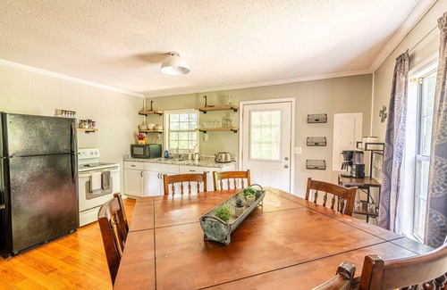 Sevierville Cottage | Autumn Escape in the Great Smoky Mountains! 🍁⛰️
