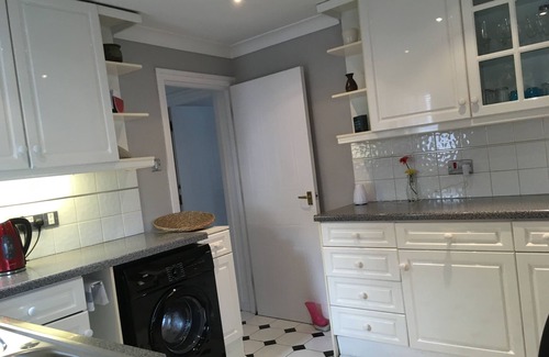New Forest District Apartment | “Autumn Memories Await at Trinny’s cozy Apartment!”