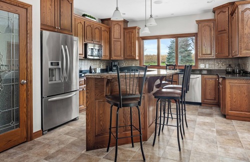 Valders House | Autumn Ridge Getaway