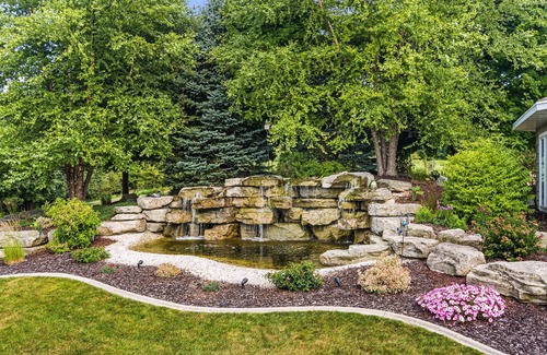 Valders House | Autumn Ridge Getaway