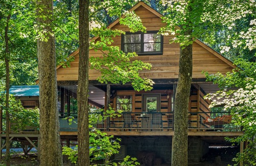 Fort Payne Cabin | Autumn Skies and Falling leaves on Lookout Mtn! hot tub,fire-pit;