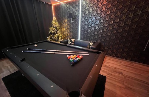 Ensival House | Aux 3 univers