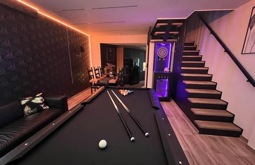 Ensival House | Aux 3 univers